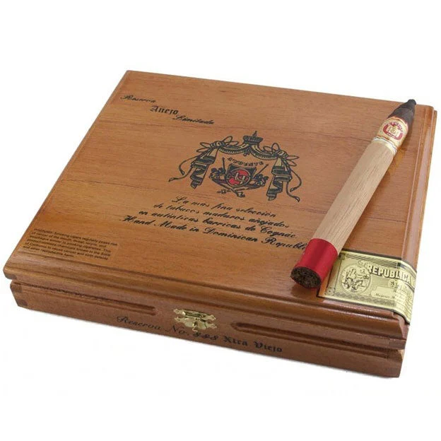 Arturo Fuente Anejo 888 Cigars
