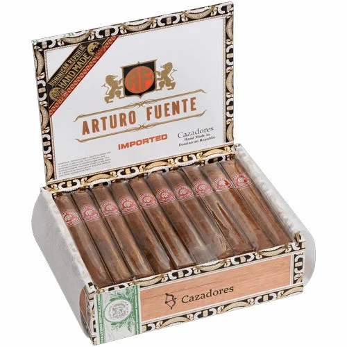 Arturo Fuente Cazadores Natural - Toro (6" x 50) - Box of 30