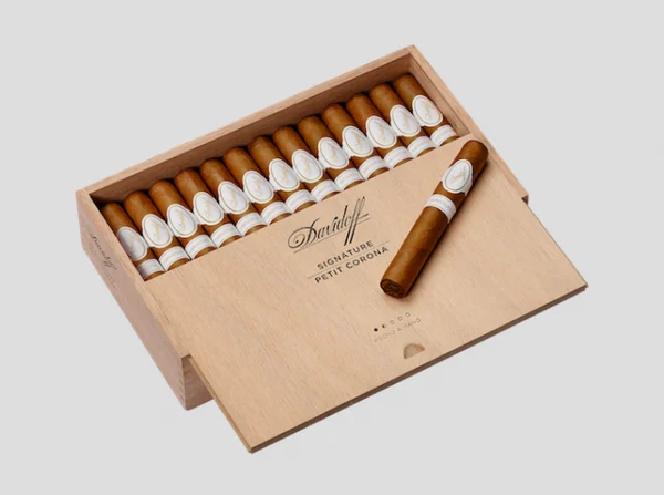 Davidoff Signature Petite Corona (4.5x41 / Box 25)