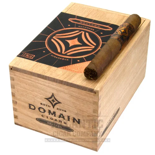 Domain Neutron Toro (6x50)