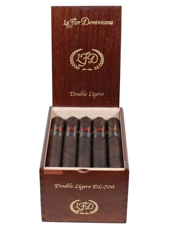 La Flor Dominicana Double Ligero 700 Maduro