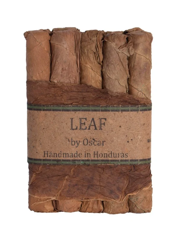 Leaf By Oscar Maduro Toro