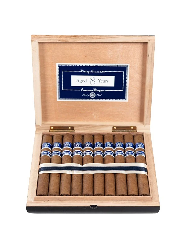 Rocky Patel Vintage 2003 Toro