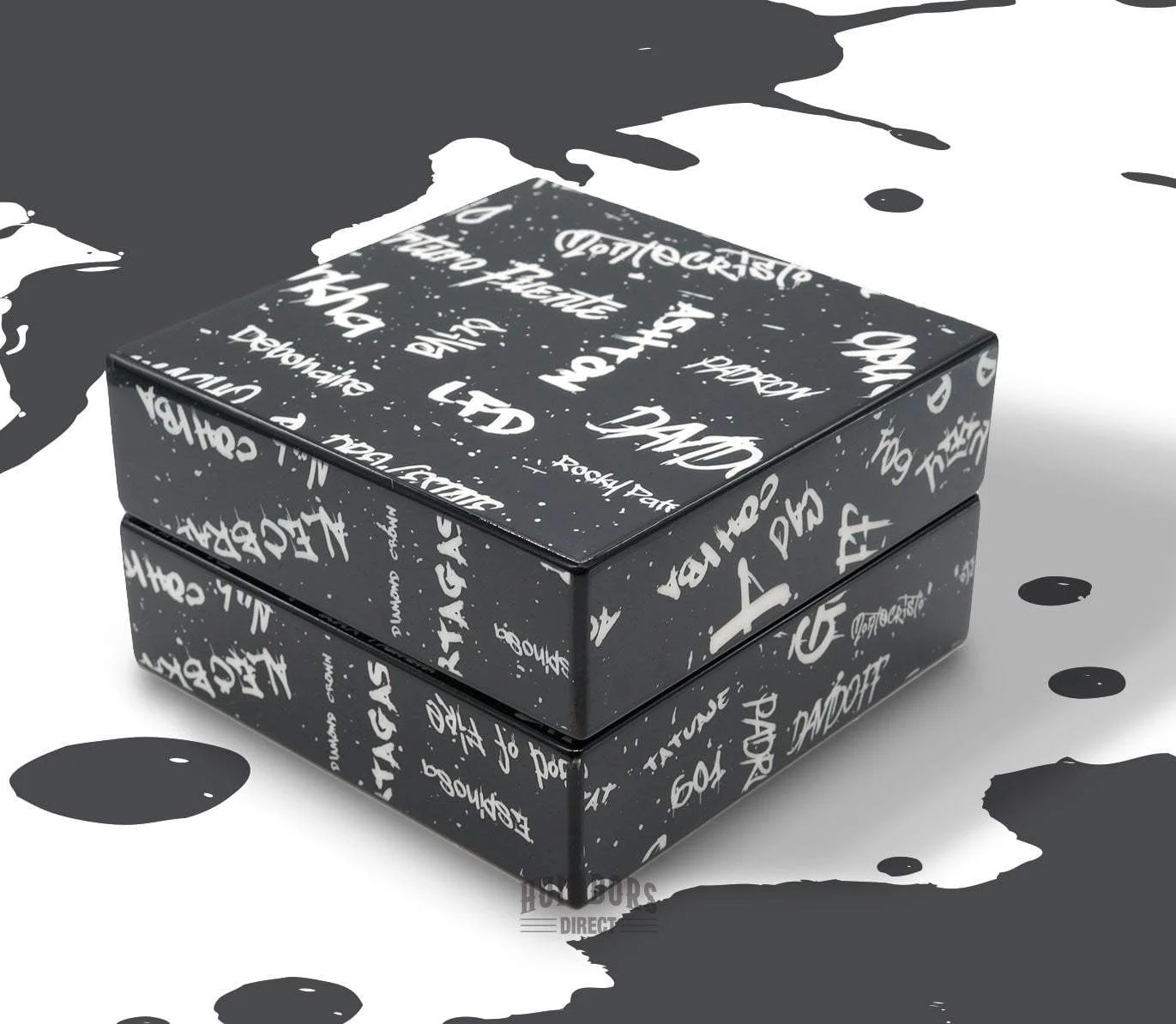 Graffiti Black and White Ashtray Set