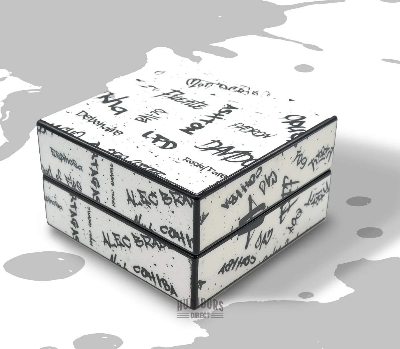 Graffiti White and Black Ashtray Set