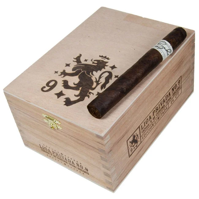 Liga Privada No.9 Corona Viva Cigars