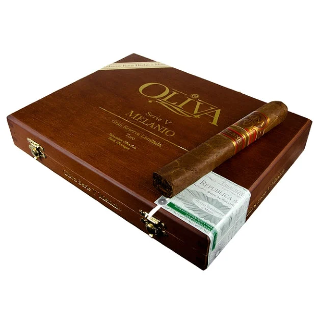Oliva Serie V Melanio Toro Cigars
