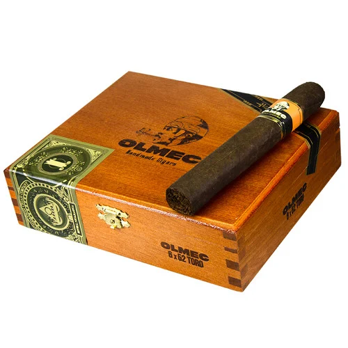 Olmec Maduro by Foundation Toro (6x52)