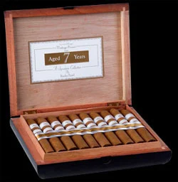 Rocky Patel Vintage 1999 Connecticut Sixty (6x60 / Box 20)