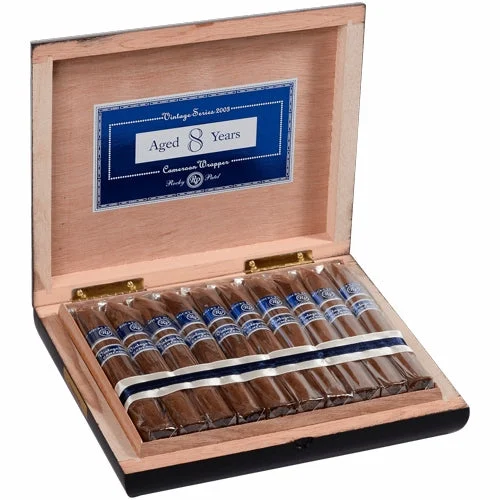 Rocky Patel Vintage 2003 Cameroon Torpedo (6.2" x 52)