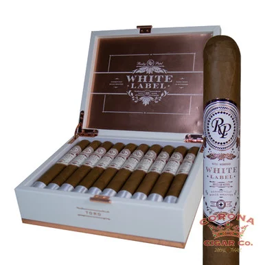 Rocky Patel White Label Toro (6 1/2 x 52)