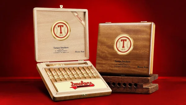 Tampa Smokers Home Run Toro (6x52 / Box 11)